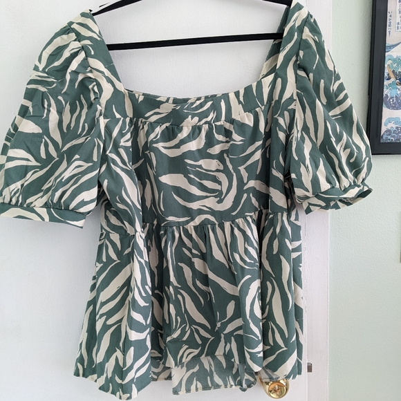 New Look Curve Zebra Print Top - Picture 2 of 4